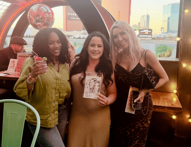 Jenelle, Farrah & Ashley Meet Up