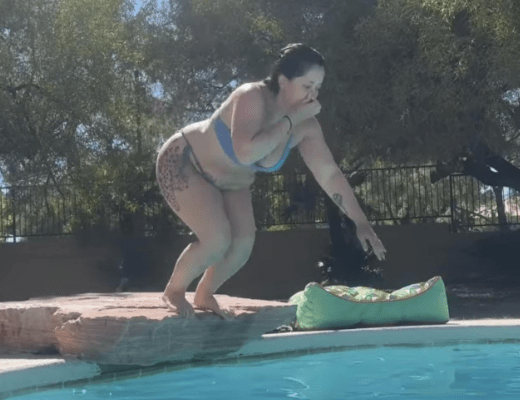 Fans Notice Something Off In Jenelle’s Photo