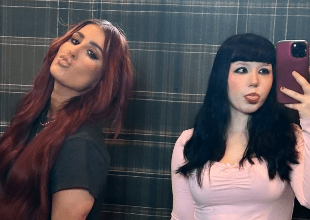 Fans Notice Something In Chelsea & Aubree’s Photo