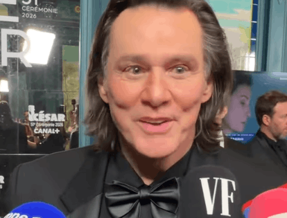 Jim Carrey Face Is off?!