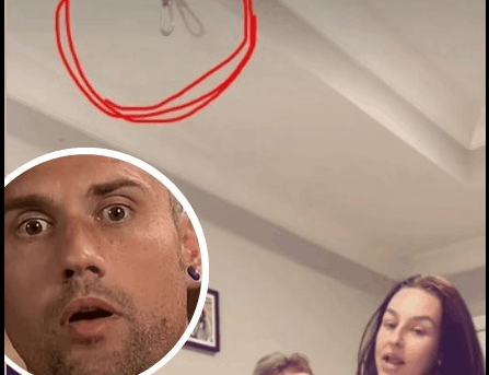 Fans Notice Something Crazy In Amanda’s Photo!