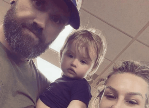 Ryan & Amanda’s Photo Stuns Fans