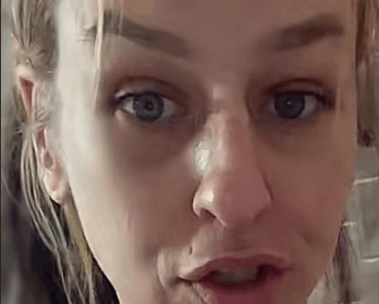 Fans Notice Something In Amanda’s Photo