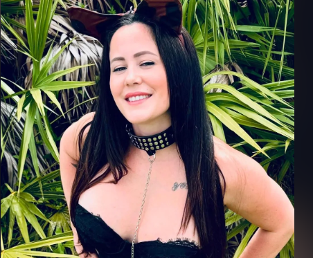 Jenelle Stuns Fans