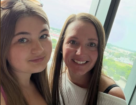 Kristina & Leah’s Photo Stuns Fans