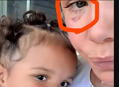 Fans Notice Something In Kailyn’s Photo