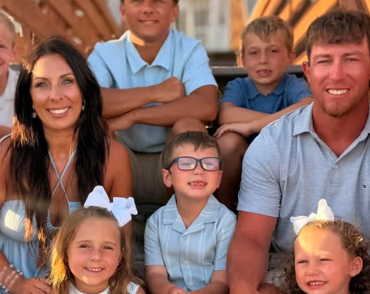 Mackenzie Shows Off New Man